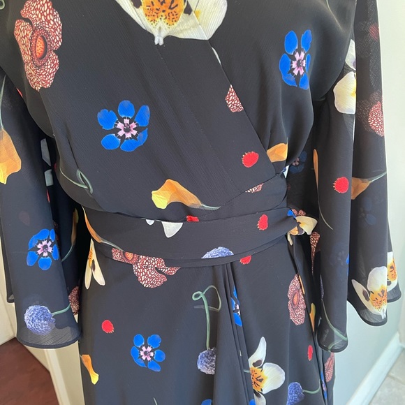 NWT Solace London floral wrap dress 🌸 - Picture 3 of 7